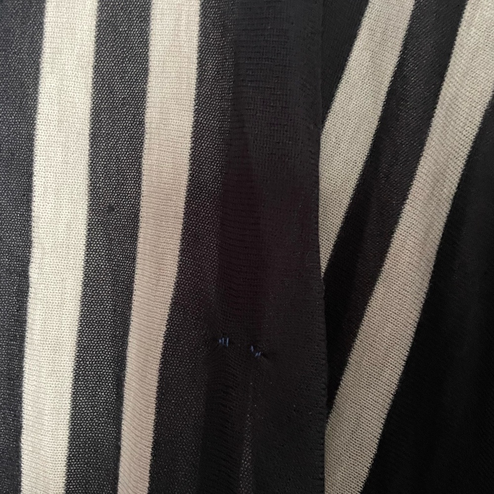 H&M Ruana - Picture 2 of 3